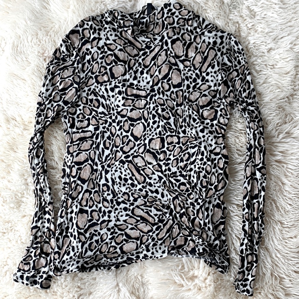 BCBG Cheetah print long sleeve mock neck top EUC - M